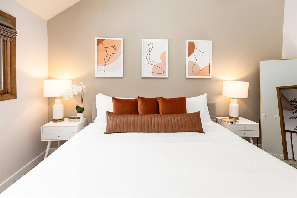 Peaceful 2-Bedroom Townhome Retreat W/Wooded View 갈레나 외부 사진