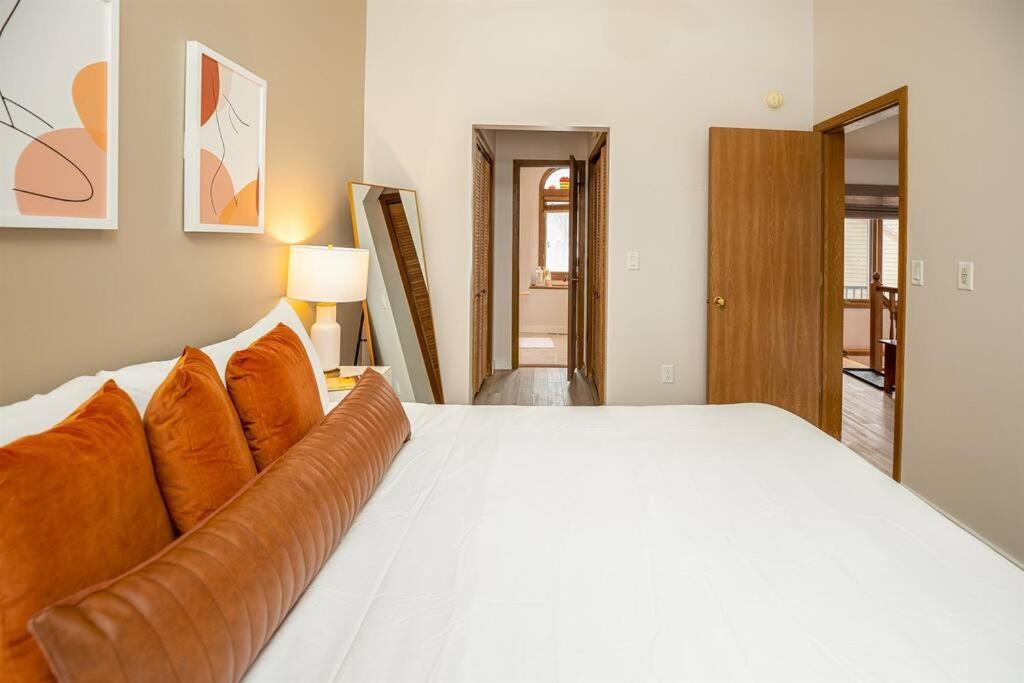 Peaceful 2-Bedroom Townhome Retreat W/Wooded View 갈레나 외부 사진